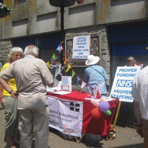 At the bottom of Causewayhead